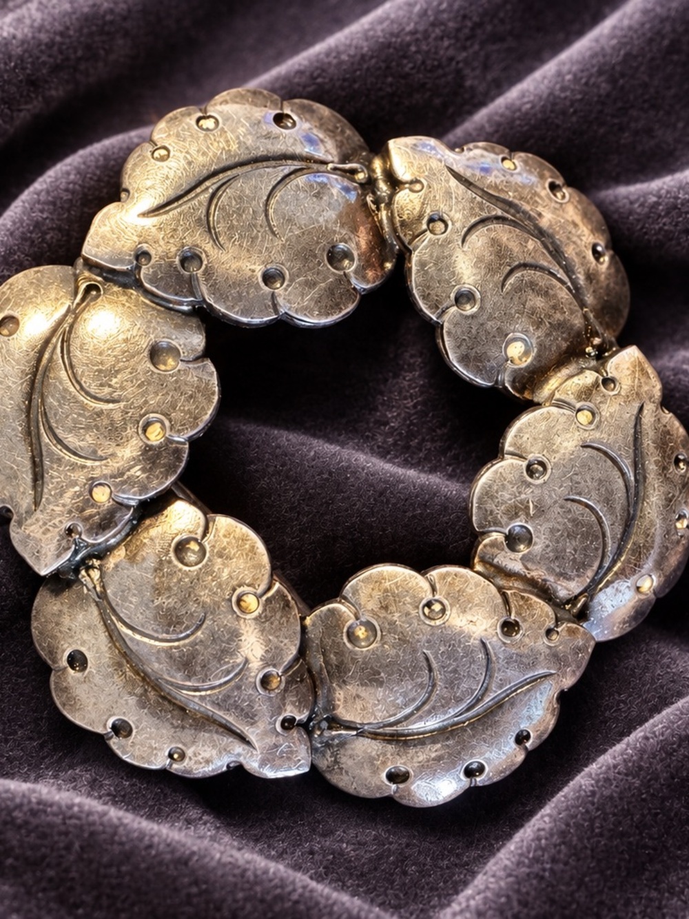 Antique-Inspired Silver Leaf Circle Brooch - Women's Jewelry